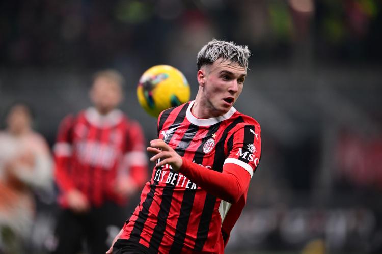 很多人称他 很多人称他