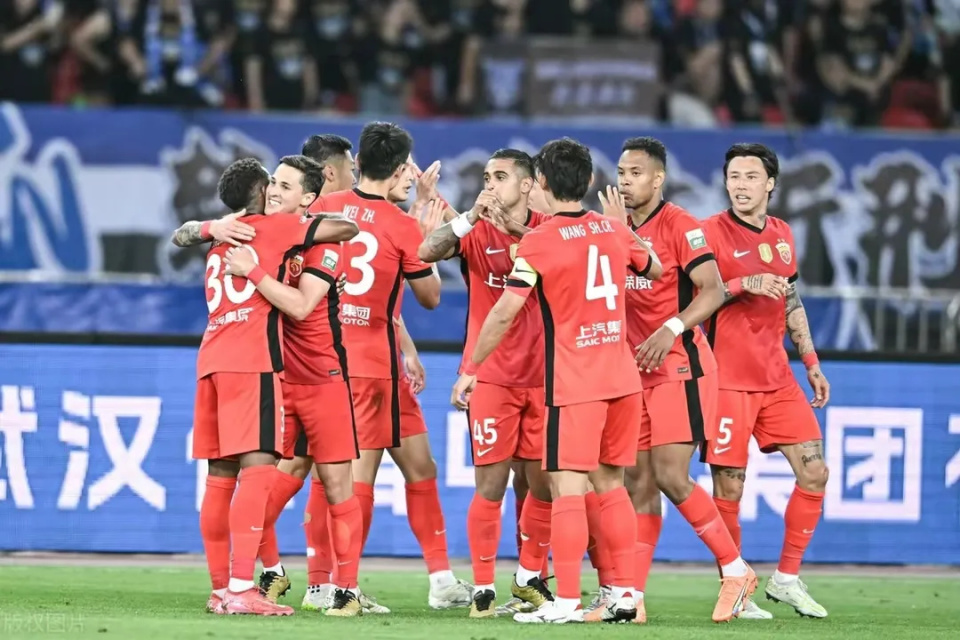 inews, 是在足协杯, 重围杀入到